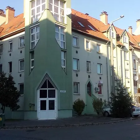 Apartment Sunshine Apartman Erlau